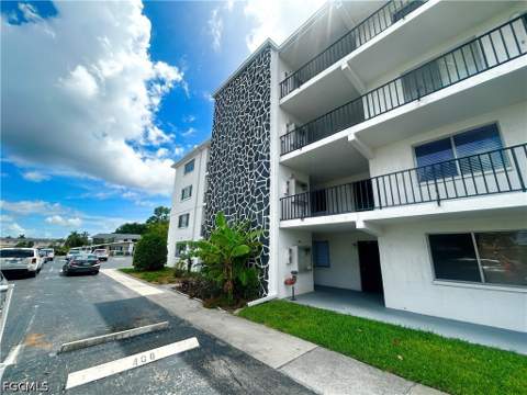4906 Victoria Dr 103, Cape Coral FL - photo 21 of 30
