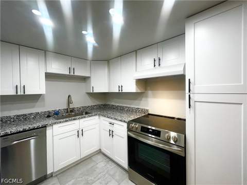 4906 Victoria Dr 103, Cape Coral FL - photo 7 of 30