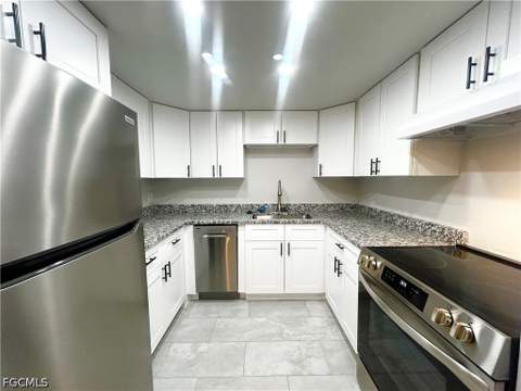 4906 Victoria Dr 103, Cape Coral FL - photo 8 of 30