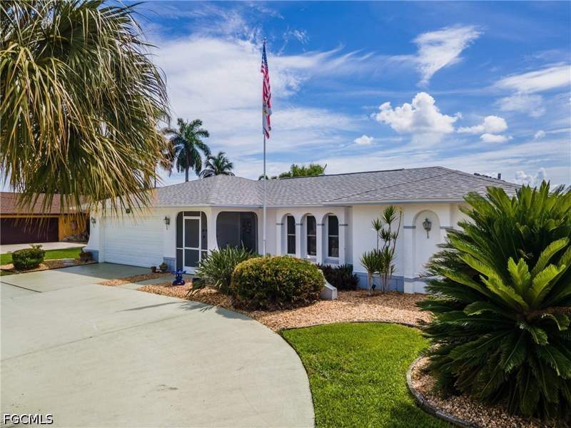 3 bedroom SingleFamilyResidence at 3319 SE 17th Ave, Palaco Grande, Cape Coral — photo 2