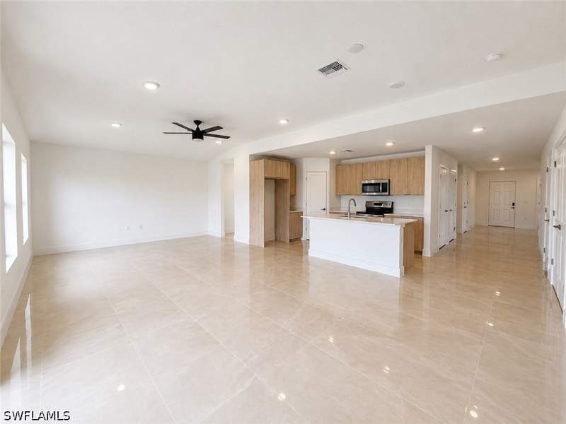 3 bedroom SingleFamilyResidence at 4310 5th St SW, Lehigh Acres, Lehigh Acres — photo 4