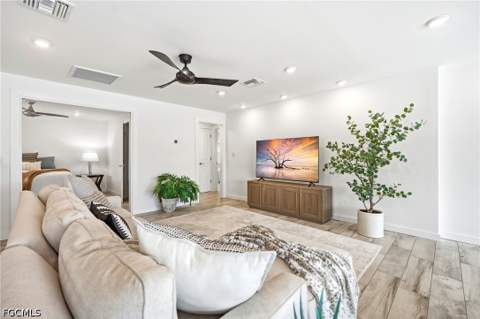 16 Sunview Blvd, Fort Myers Beach FL - photo 8 of 45