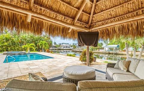 16 Sunview Blvd, Fort Myers Beach FL - photo 9 of 45