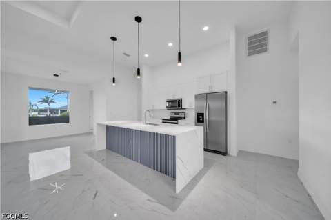 6 SW 37th Ave, Cape Coral FL - photo 9 of 22