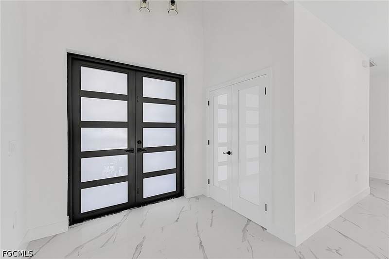 3 bedroom SingleFamilyResidence at 553 McArthur Blvd, Lehigh Acres, Lehigh Acres — photo 5