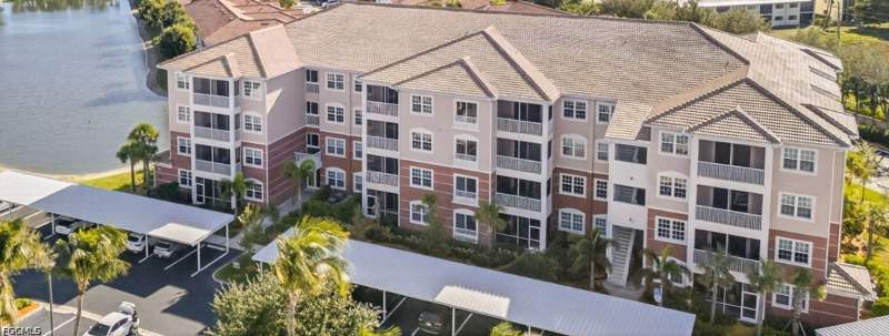 2 bedroom Condominium at 15901 Royal Pointe Ln 202, Royal Pointe, Fort Myers — photo 2
