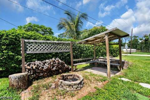 2373 Chandler Ave, Fort Myers FL - photo 15 of 45