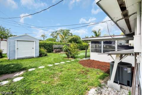 2373 Chandler Ave, Fort Myers FL - photo 19 of 45