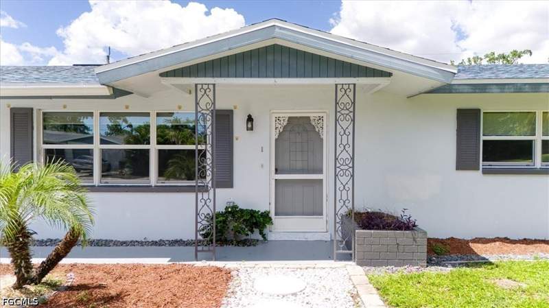 2 bedroom SingleFamilyResidence at 2373 Chandler Ave, Fort Myers Villas, Fort Myers — photo 2
