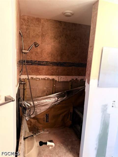 9150 Southmont Cv 105, Fort Myers FL - photo 10 of 12