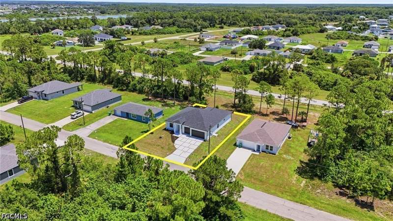4 bedroom SingleFamilyResidence at 6011 Kumquat Cir, Port Labelle, Labelle — photo 3
