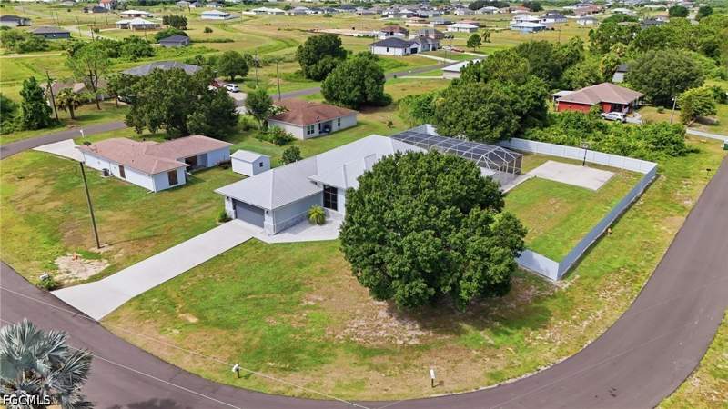 3 bedroom SingleFamilyResidence at 7038 Tide Cir, Port Labelle, Labelle — photo 2