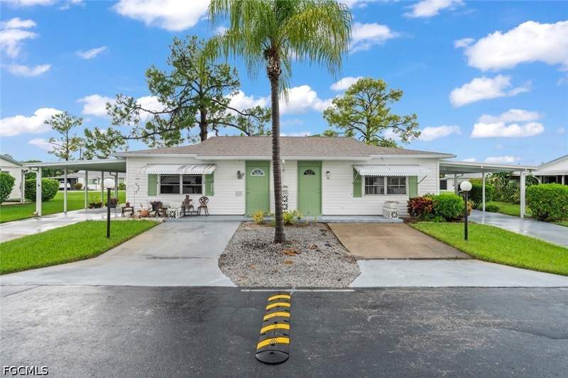 2 bedroom Attached at 16 Dawn Flower Cir, Pinewood Condominium, Lehigh Acres — photo 2