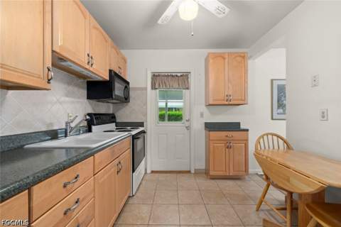 16 Dawn Flower Cir, Lehigh Acres FL - photo 6 of 44