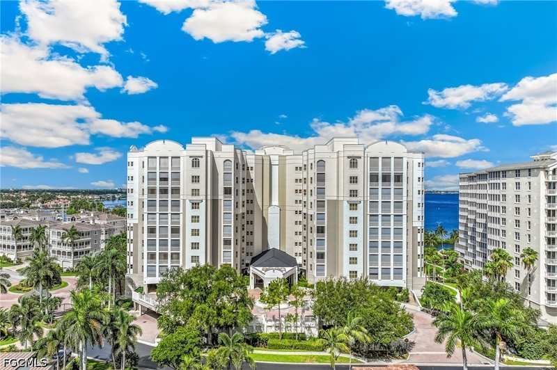 4 bedroom Condominium at 14270 Royal Harbour Ct 1019, The Paramount, Fort Myers — photo 1