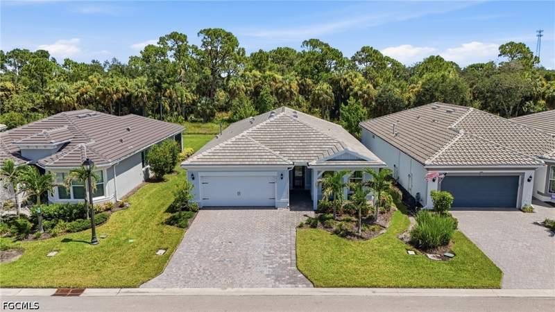 2 bedroom SingleFamilyResidence at 7517 Paradise Tree Dr, Del Webb Oak Creek, North Fort Myers — photo 2