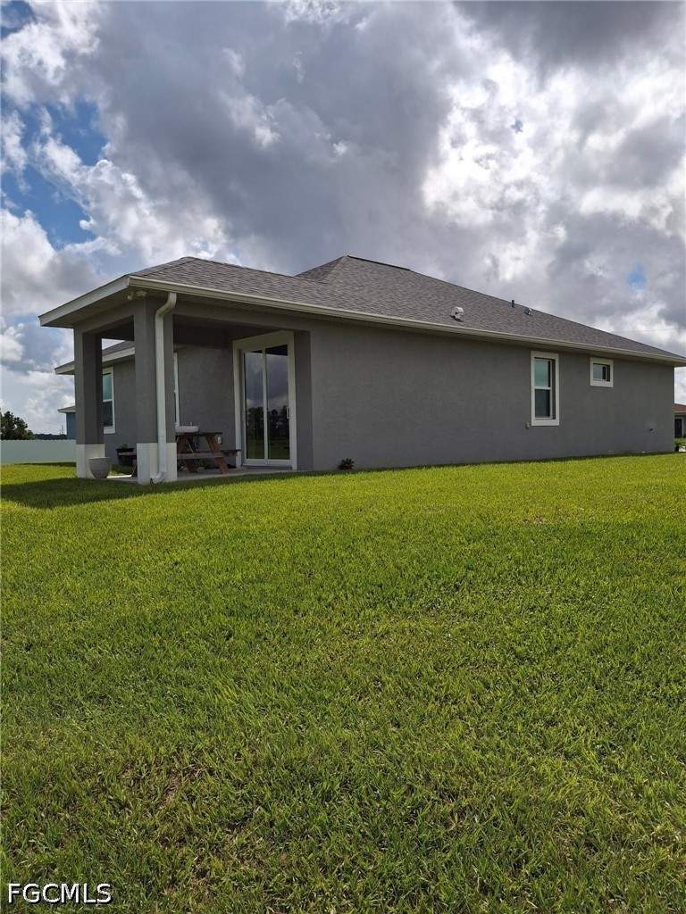 3 bedroom SingleFamilyResidence at 9019 E Broad Ct, Port Labelle, Labelle — photo 3