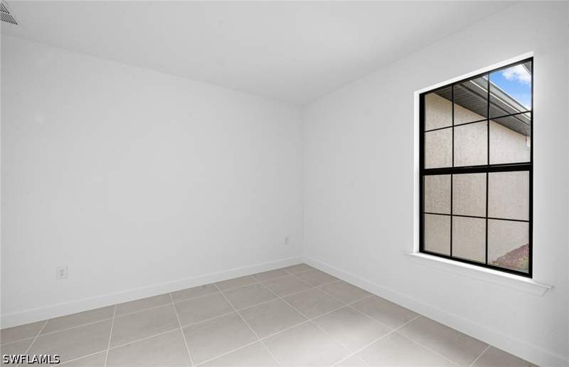 3 bedroom SingleFamilyResidence at 17032 Bishop Blvd, Country Club, Alva — photo 5