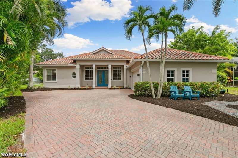 4 bedroom SingleFamilyResidence at 3917 Fabienne Ct, Wilshire Lakes, Naples — photo 1