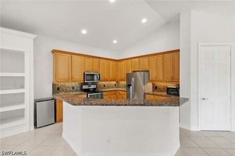 3917 Fabienne Ct, Naples FL - photo 10 of 47