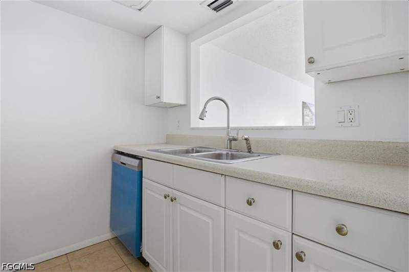 1 bedroom Condominium at 3704 Broadway 310, Windsor West, Fort Myers — photo 3