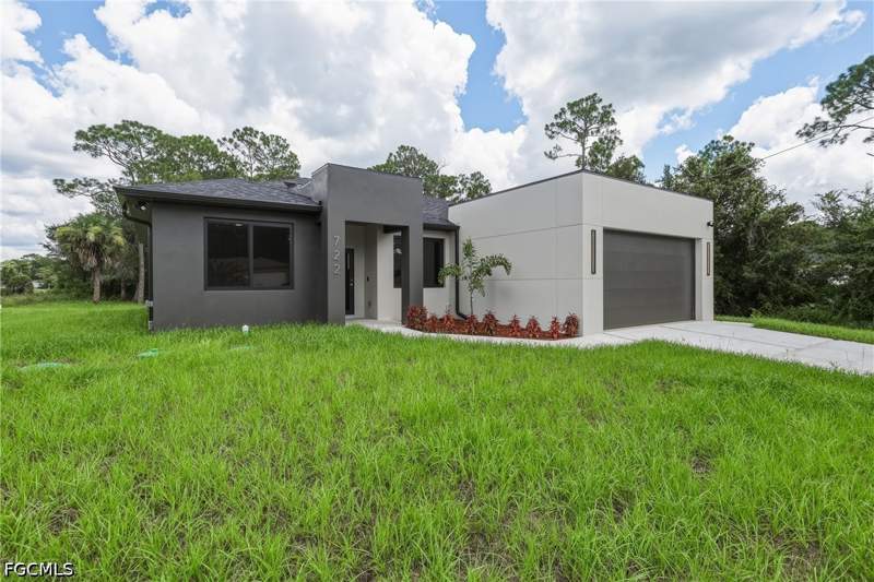 3 bedroom SingleFamilyResidence at 722 Roosevelt Ave, Lehigh Acres, Lehigh Acres — photo 2