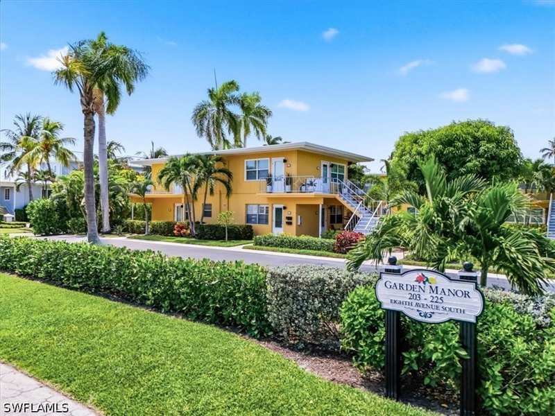 1 bedroom Condominium at 203 8th Ave S 203A, Garden Manor, Naples — photo 1