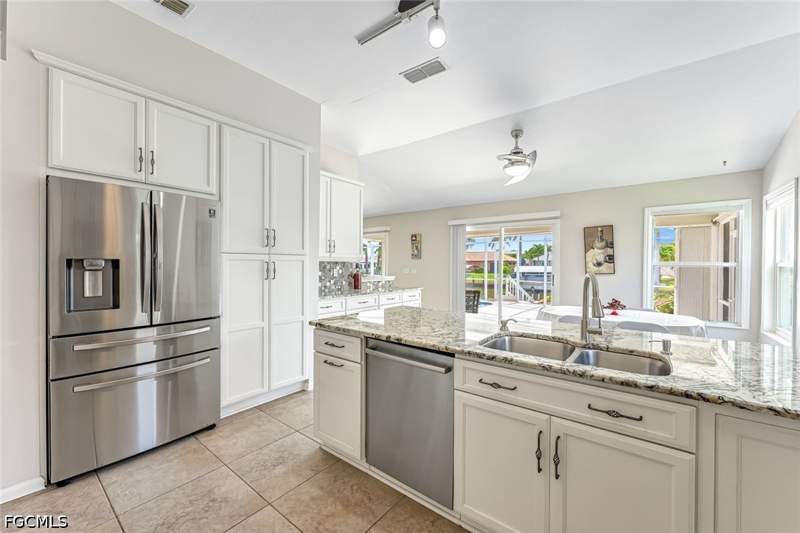 4 bedroom SingleFamilyResidence at 1303 SE 20th Ct, Cape Coral, Cape Coral — photo 5