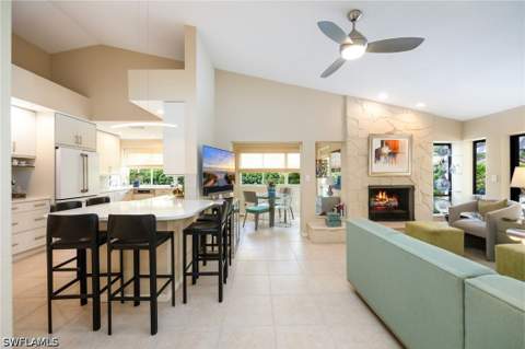 360 Edgemere Way N 25, Naples FL - photo 17 of 50