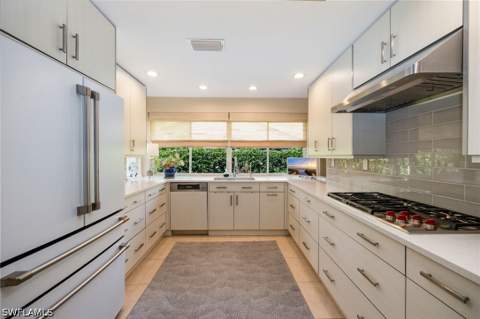 360 Edgemere Way N 25, Naples FL - photo 18 of 50