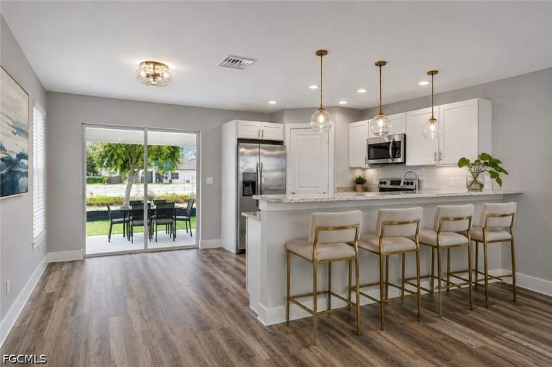 3 bedroom SingleFamilyResidence at 1125 NE 4th Ave, Cape Coral, Cape Coral — photo 5