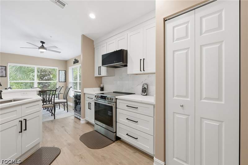 3 bedroom Condominium at 710 Tarpon Cove Dr 203, Barbados, Naples — photo 5