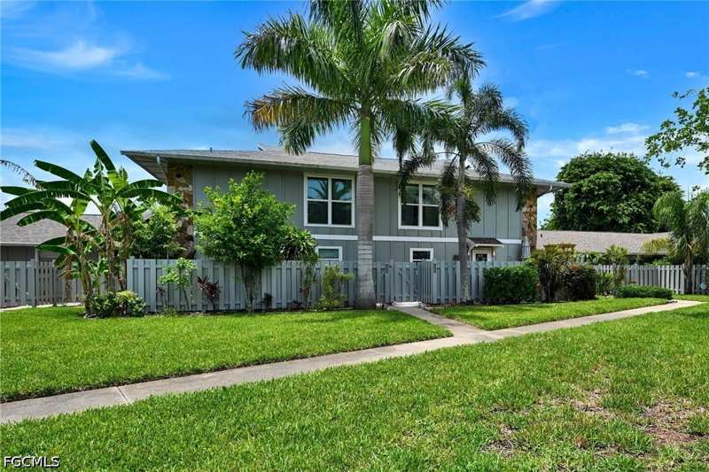 2 bedroom Townhouse at 4259 Island Cir 3, Caloosa Bayview, Fort Myers — photo 1