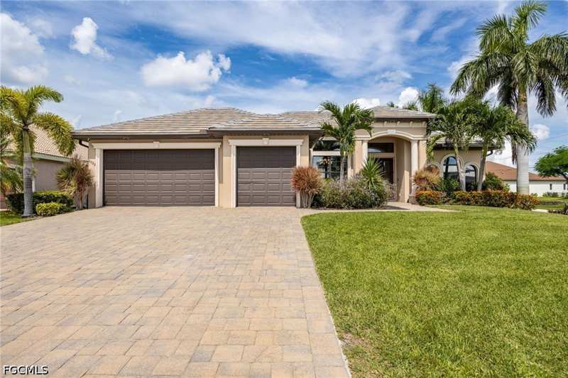 3 bedroom SingleFamilyResidence at 2522 SW 27th Ave, Cape Coral, Cape Coral — photo 1