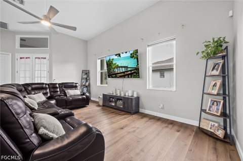 2526 Miracle Pkwy, Cape Coral FL - photo 16 of 48