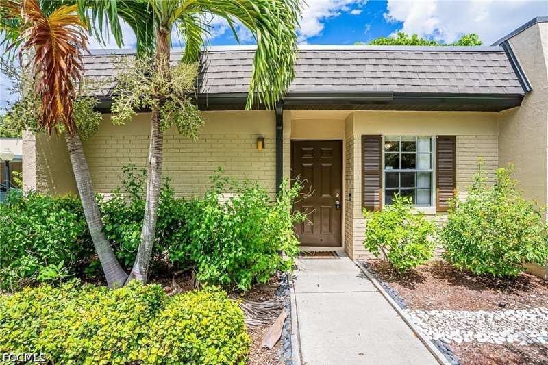1 bedroom Condominium at 6300 S Pointe Blvd 327, South Pointe Villas Condo, Fort Myers — photo 1