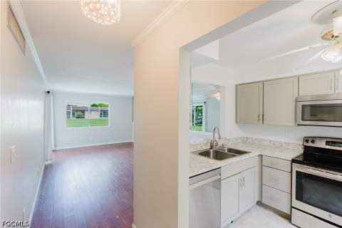 6300 S Pointe Blvd 327, Fort Myers FL - photo 12 of 43