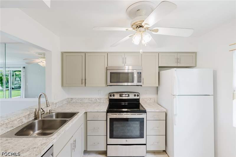 1 bedroom Condominium at 6300 S Pointe Blvd 327, South Pointe Villas Condo, Fort Myers — photo 4