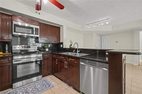 1280 Wildwood Lakes Blvd 106, Naples FL - photo 12 of 25