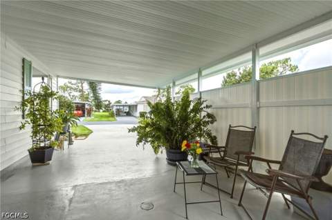39 Desert Candle Cir, Lehigh Acres FL - photo 13 of 21