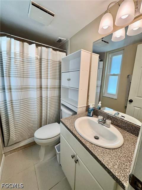 12658 Kenwood Ln B, Fort Myers FL - photo 10 of 26