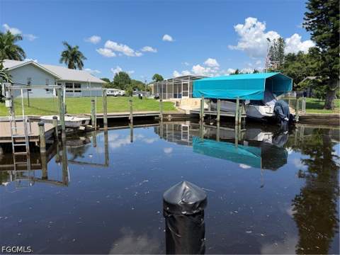 1398 Sunrise Dr, North Fort Myers FL - photo 7 of 42