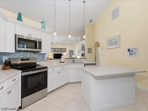 6670 Huntley Ln N, Naples FL - photo 11 of 47