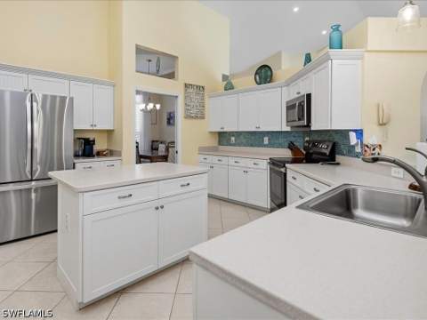 6670 Huntley Ln N, Naples FL - photo 12 of 47