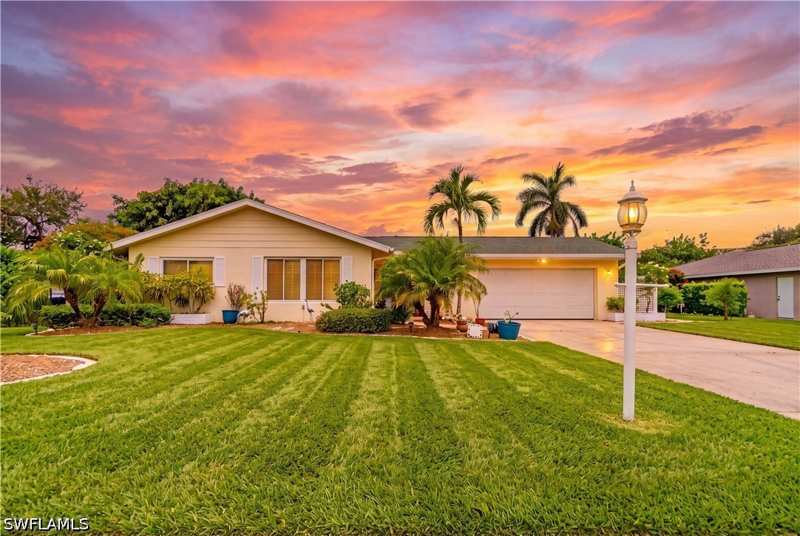 2 bedroom SingleFamilyResidence at 1352 Oaklawn Ct, Tanglewood, Fort Myers — photo 1
