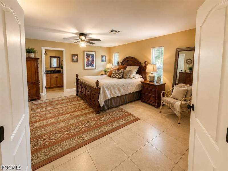 3 bedroom SingleFamilyResidence at 922 SE 1st Pl, Cape Coral, Cape Coral — photo 4