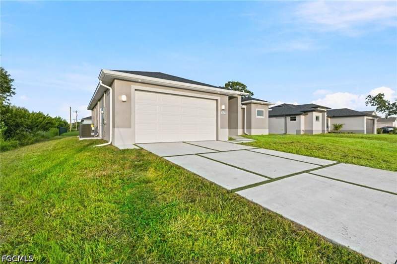 3 bedroom SingleFamilyResidence at 352 Radford Ave, Lehigh Acres, Lehigh Acres — photo 4