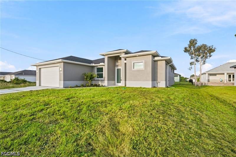 3 bedroom SingleFamilyResidence at 352 Radford Ave, Lehigh Acres, Lehigh Acres — photo 5