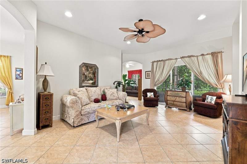 4 bedroom SingleFamilyResidence at 6116 Highwood Park Ln, Carlton Lakes, Naples — photo 5