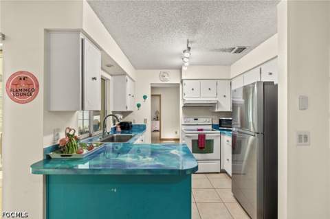 4380 Saint Clair Ave W, North Fort Myers FL - photo 6 of 32